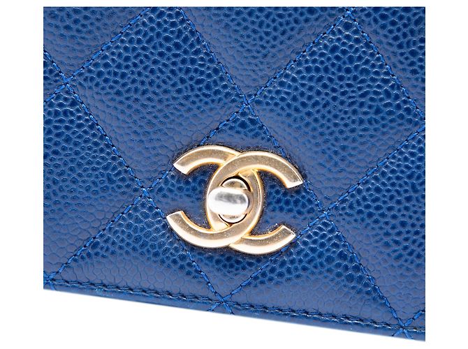 Chanel Blue Mini Quilted Caviar Carry Around Flap - vista 5