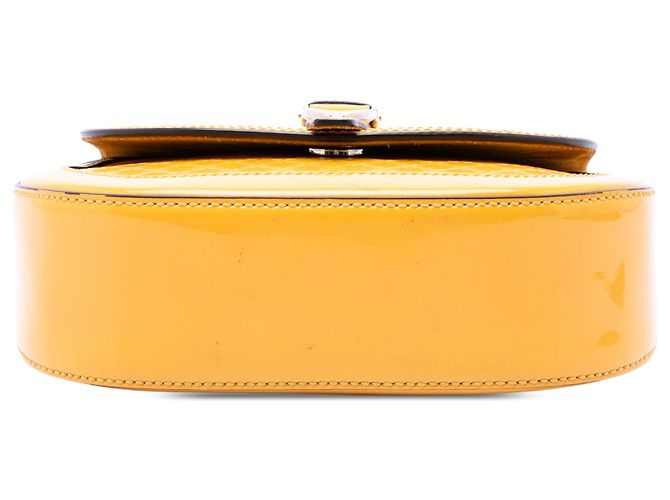 Gucci Borsa a tracolla Stirrup Small Microguccissima in vernice gialla Giallo Senape - vista 3