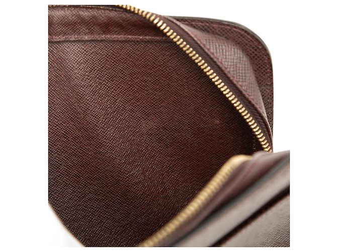 Louis Vuitton Red Taiga Baikal Rouge Bordeaux - vue 6