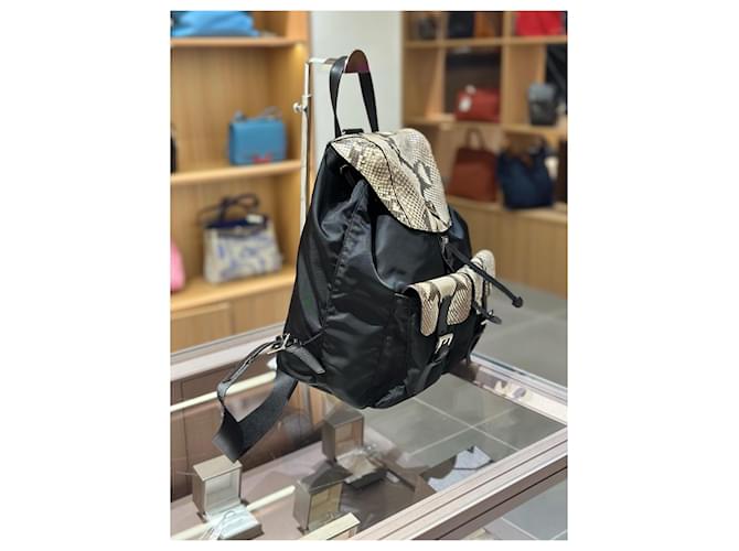 Prada Nylon-Rucksack mit Python-Leder Schwarz Python drucken - Ansicht 3