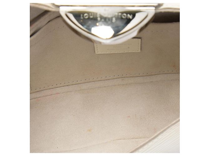 Louis Vuitton White Epi Pochette Montaigne - vista 4