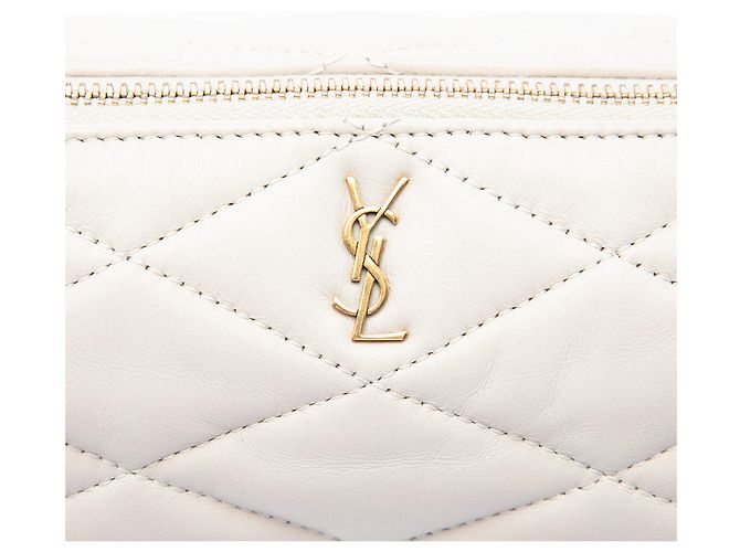 Saint Laurent Sade Tube Bag Mini aus gestepptem Lammleder in Weiß Aus weiß - Ansicht 5