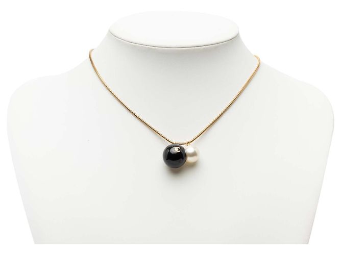 Collana con pendente Chanel Gold CC placcata oro e perle finte D'oro - vista 6