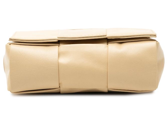 Bottega Veneta Borsa a tracolla Cassette in Nappa Intrecciato Brown Candy - vista 3