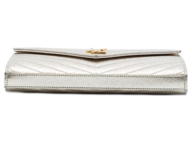 Portafoglio a catena Saint Laurent Gold Metallic Grain De Poudre Matelasse Chevron Monogram D'oro - vista 3