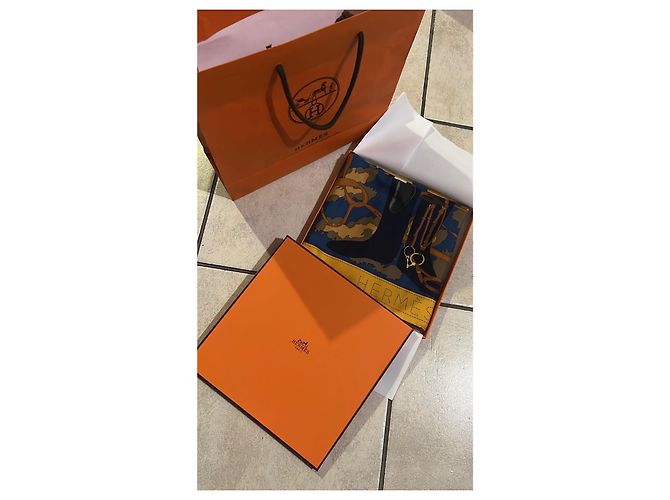 Hermès Carré di seta Monsieur et Madame Giallo - vista 4