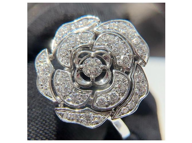 Chanel Camélia Ring 18K Weißgold Diamanten Silber Hardware - Ansicht 9