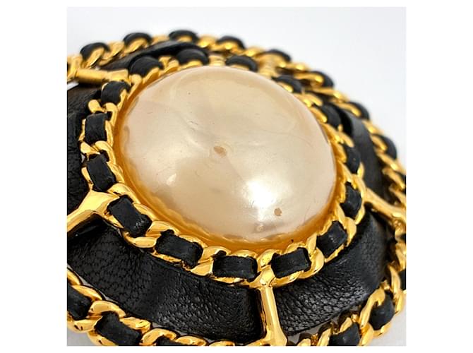 Orecchini a clip rotondi Chanel Nero Bianco D'oro - vista 4