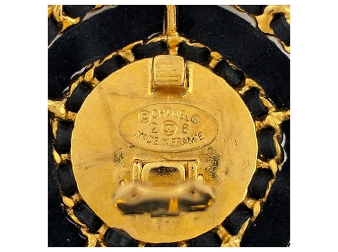 Orecchini a clip rotondi Chanel Nero Bianco D'oro - vista 5