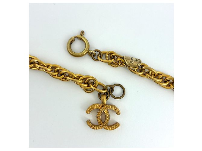 Collana Chanel placcata oro con moneta Coco Mark D'oro - vista 3
