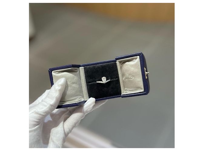 Chaumet Ring mit birnenförmigem Diamanten aus Weißgold - Ansicht 2