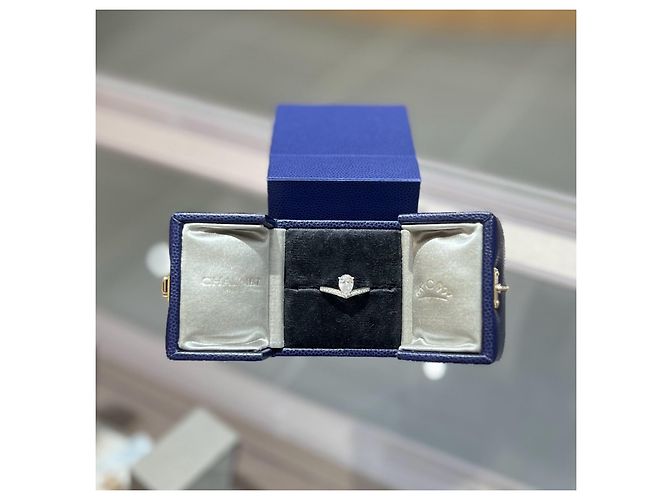 Chaumet Ring mit birnenförmigem Diamanten aus Weißgold - Ansicht 3