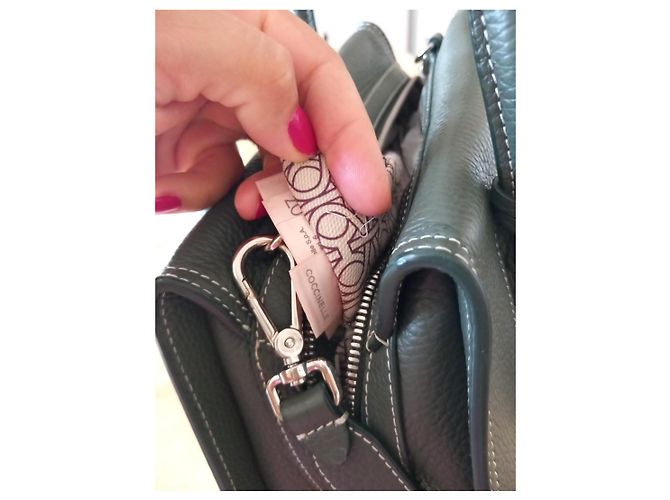 Autre Marque Coccinelle Green Hammered Leather Handbag - view 7