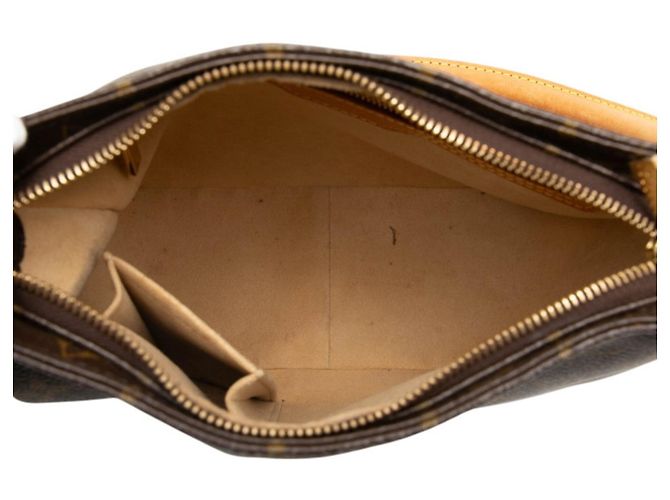 Borsa a tracolla Louis Vuitton Monogram Looping MM Marrone - vista 4