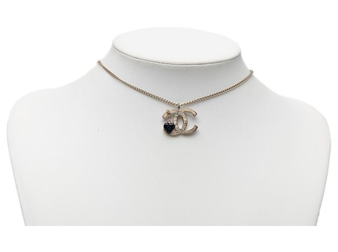 Collier pendentif cœur Chanel Coco Mark Doré - vue 5