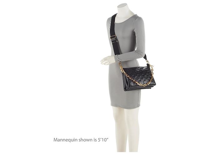 Borsa a tracolla Coussin PM in pelle di agnello con Monogram in rilievo Louis Vuitton Nero - vista 5