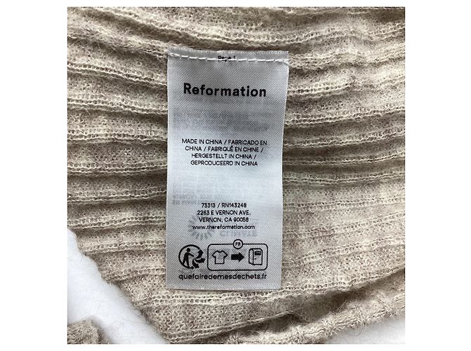 Reformation Florie Off-Shoulder Strickpullover mit Twist aus beiger Alpakawolle - Ansicht 6
