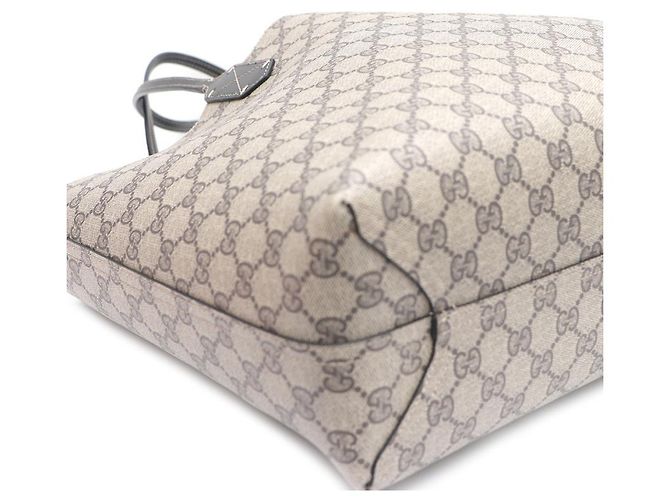 Gucci Borsa Shopper e Borsa a Tracolla Reversibili in PVC con Logo GG Marrone - vista 15