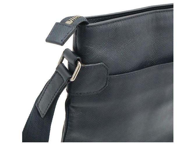 Borsa a tracolla Louis Vuitton Taiga Sasha - vista 5