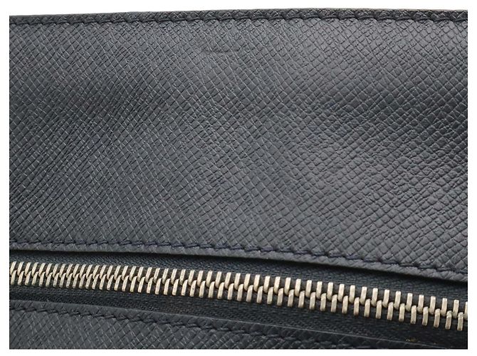 Borsa a tracolla Louis Vuitton Taiga Sasha - vista 9