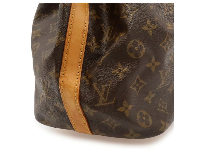 Noe Borsa a tracolla Louis Vuitton Monogram Petit Noé Marrone - vista 10