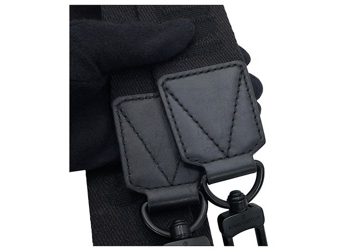 Borsa a tracolla Louis Vuitton Aerogram City Keepall Nero - vista 12