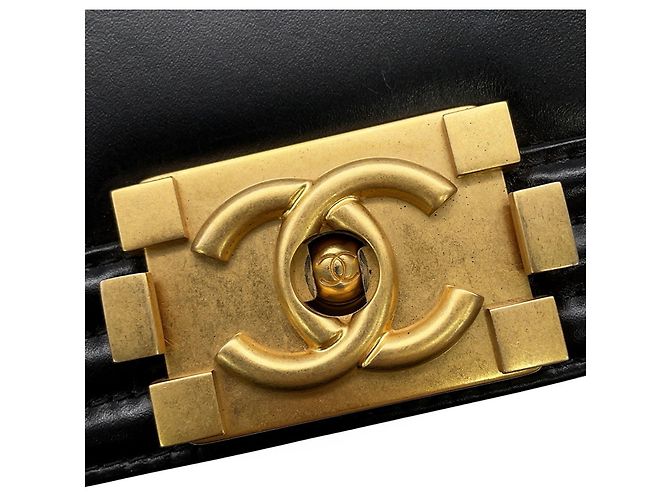 Borsa a tracolla con catena Chanel Boy AS3018 Nero - vista 13