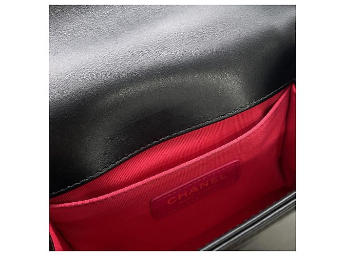 Borsa a tracolla con catena Chanel Boy AS3018 Nero - vista 15