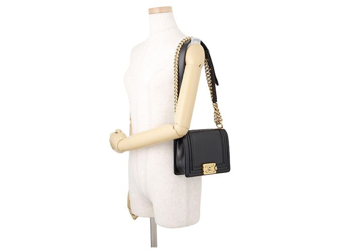 Borsa a tracolla con catena Chanel Boy AS3018 Nero - vista 4