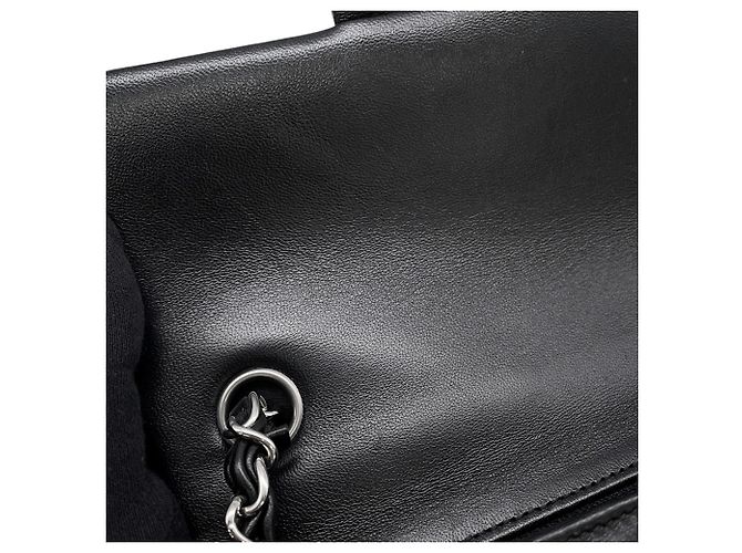 Timeless Borsa a tracolla Chanel Mini Matelassé nera con catena Nero - vista 11