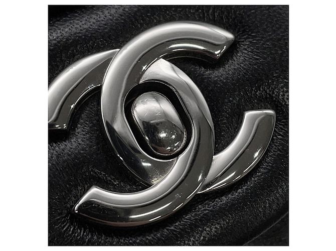 Timeless Borsa a tracolla Chanel Mini Matelassé nera con catena Nero - vista 13