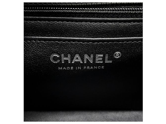 Timeless Borsa a tracolla Chanel Mini Matelassé nera con catena Nero - vista 14