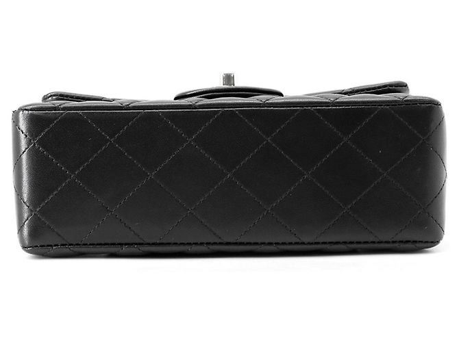 Timeless Borsa a tracolla Chanel Mini Matelassé nera con catena Nero - vista 3