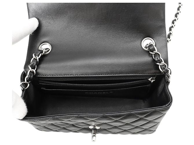Timeless Borsa a tracolla Chanel Mini Matelassé nera con catena Nero - vista 6