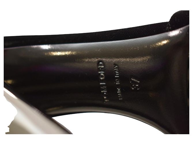 Tom Ford Sandales à plateforme en velours noir et métal Gunmetal EU 37 - vue 15