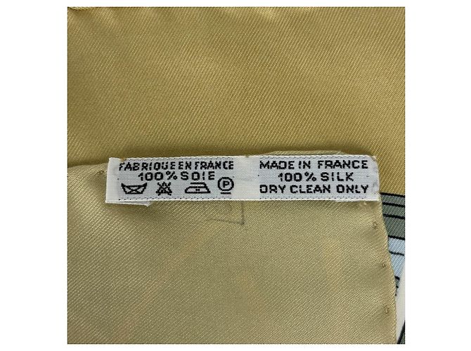 Hermès Foulard Hermes Carre 90 LHIVER EN POSTE Bianco Multicolore - vista 2