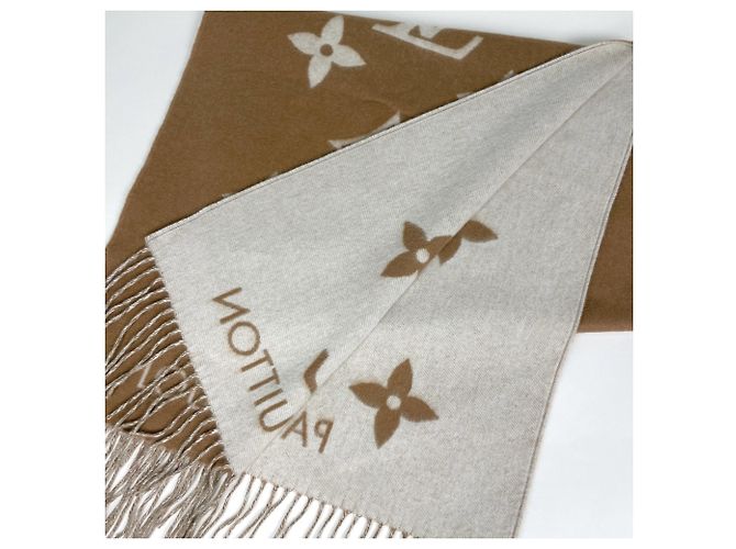 Sciarpa Louis Vuitton Reykjavik Monogram in cashmere Beige - vista 2