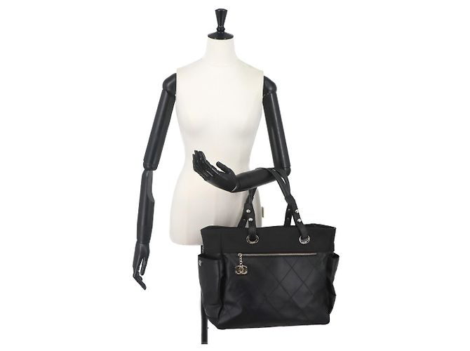Timeless Borsa a mano Chanel Paris Biarritz GM Tote Nero - vista 10