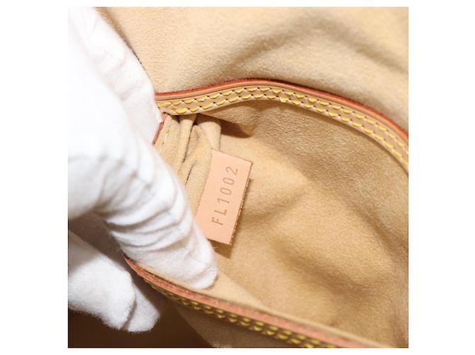 Sac à main Alma en cuir Nomad LOUIS VUITTON Beige M85000 LV Auth 194592V - vue 11