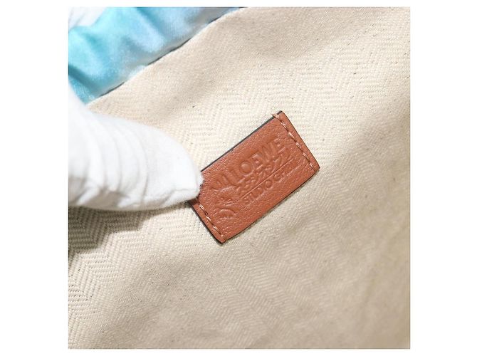 LOEWE Studio Ghibli Howl's Moving Castle Sophie Pouch Nylon Blue Auth 167482M - vista 17