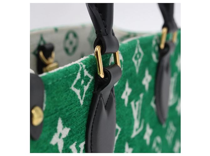 LOUIS VUITTON Monogram Jacquard Velvet On The Go PM Green M46216 Auth 193752SAM Verde - vista 10