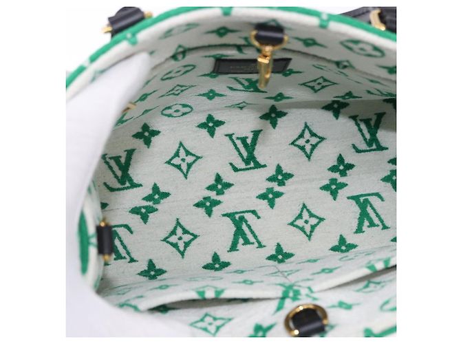 LOUIS VUITTON Monogram Jacquard Velvet On The Go PM Green M46216 Auth 193752SAM Verde - vista 11