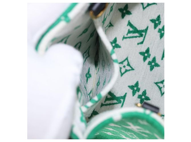 LOUIS VUITTON Monogram Jacquard Velvet On The Go PM Green M46216 Auth 193752SAM Verde - vista 23