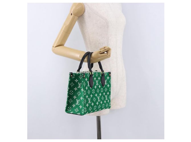 LOUIS VUITTON Monogram Jacquard Velvet On The Go PM Green M46216 Auth 193752SAM Verde - vista 24