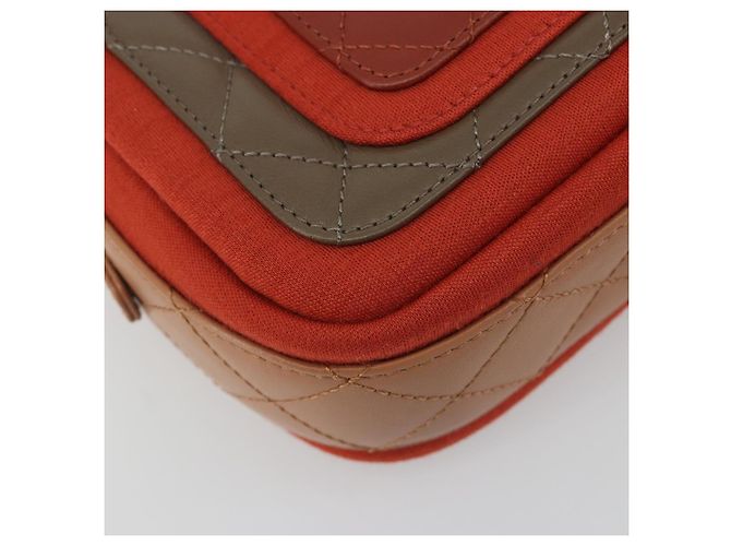 Borsa a tracolla CHANEL Matelasse con catena in pelle d'agnello arancione e CC dorato Auth 192436SAM D'oro - vista 18