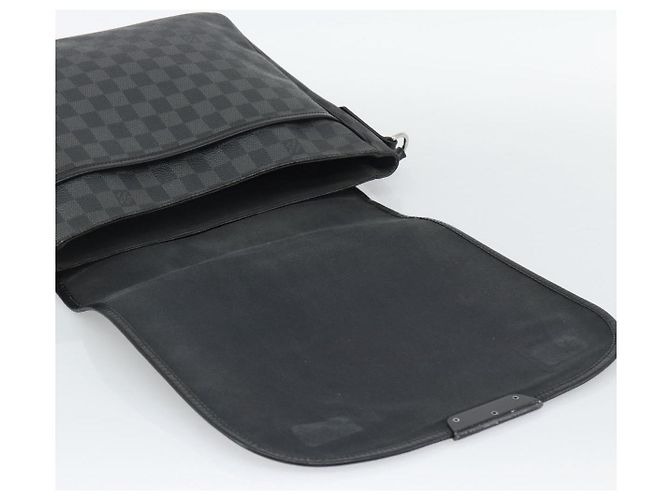 LOUIS VUITTON Damier Grafitte Daniel MM Shoulder Bag N58029 LV Auth BA14689 Damier ebene - vista 19