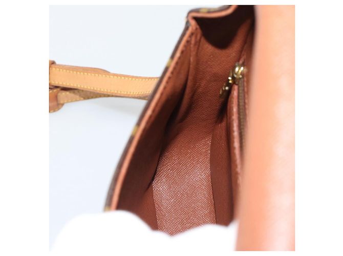 LOUIS VUITTON Monogram Saint Cloud MM Shoulder Bag M51243 LV Auth 194772 Monogramma - vista 23