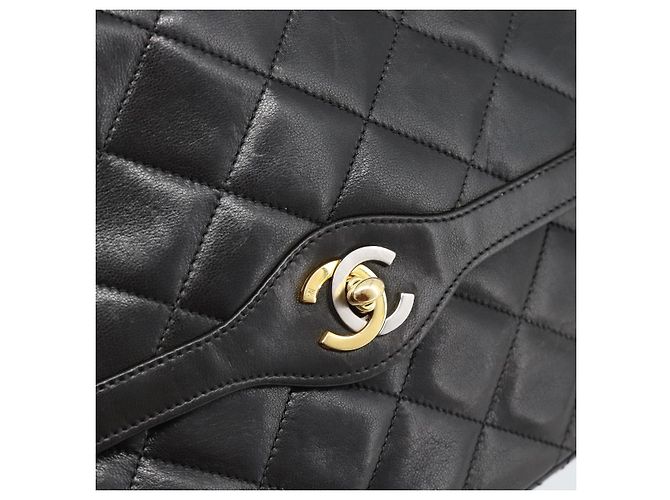 Borsa a catena CHANEL Matelassé in pelle d'agnello Paris Limited Nero Oro CC Auth 194926SAM D'oro - vista 18