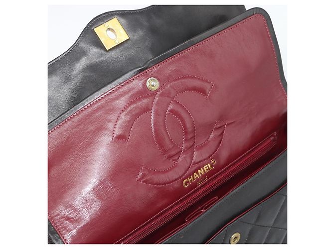 Borsa a catena CHANEL Matelassé in pelle d'agnello Paris Limited Nero Oro CC Auth 194926SAM D'oro - vista 20