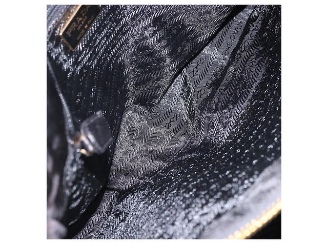 Borsa a Tracolla con Catena PRADA Nylon Nero Tono Oro Auth 194116 - vista 11